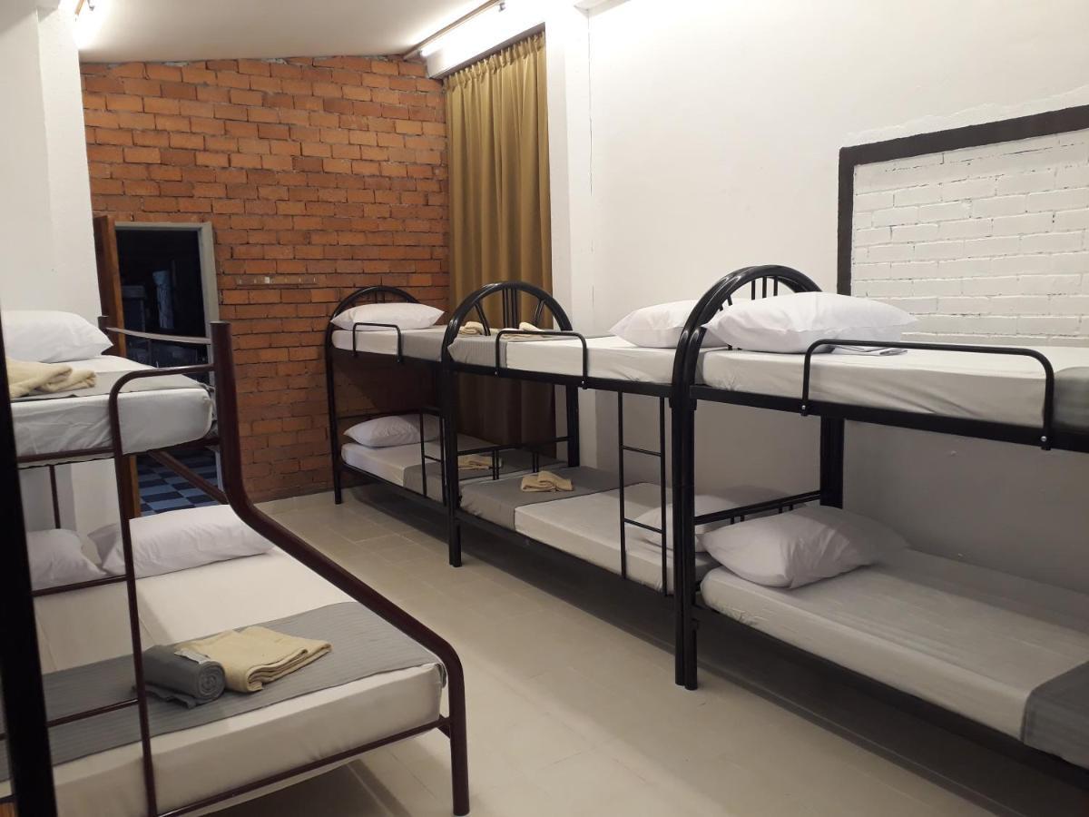 Dorm Master Hostel Padang Mat Sirat ภายนอก รูปภาพ